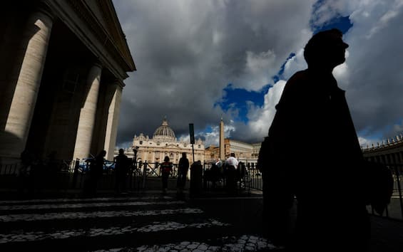 Roma, giro d’affari da 600 milioni di euro tra il funerale di Papa Francesco e il Conclave